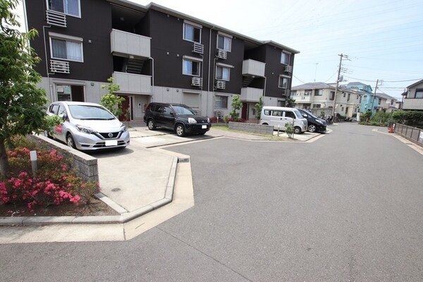 駐車場(敷地内に駐車場あります)