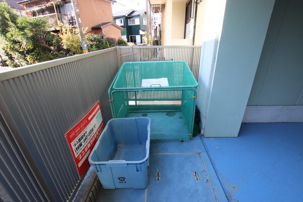 共用設備(敷地内ゴミ置き場)