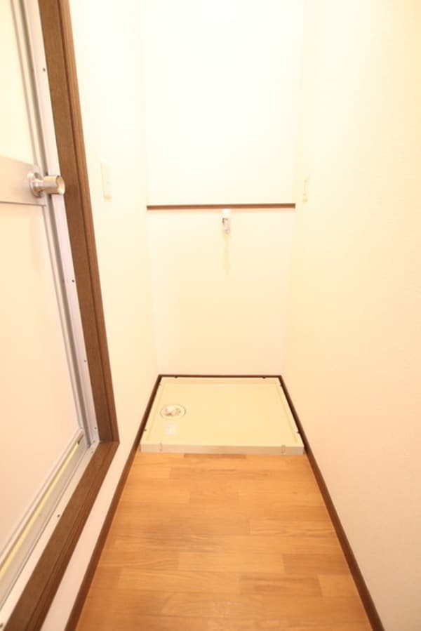 設備(室内洗濯機置場)