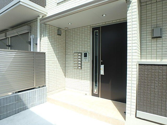 物件外観写真7　(オートロック付き)