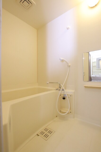 物件内観写真7　(追焚付きのバスルーム)