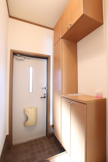物件内観写真10　(下駄箱収納)