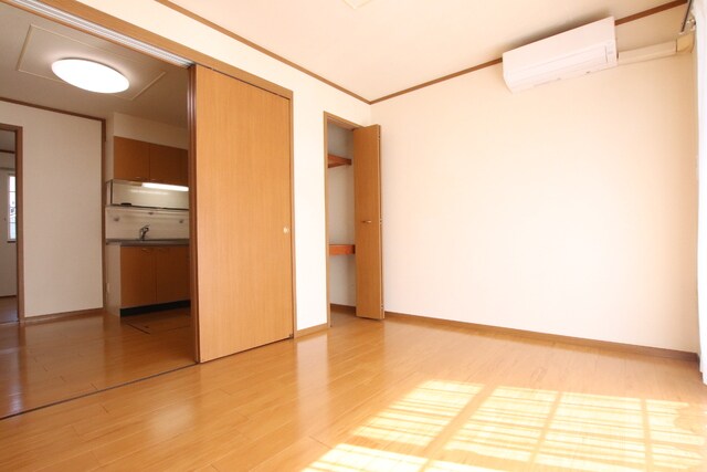 物件内観写真19　(洋室6帖)