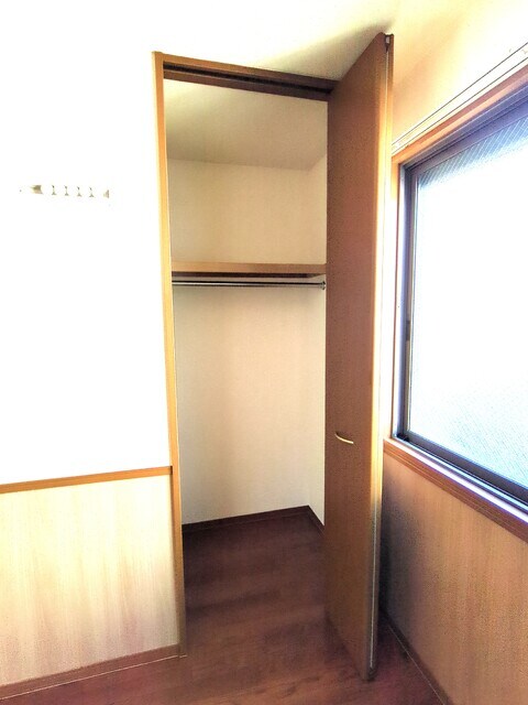 物件内観写真20　(クローゼット各部屋にあります！)