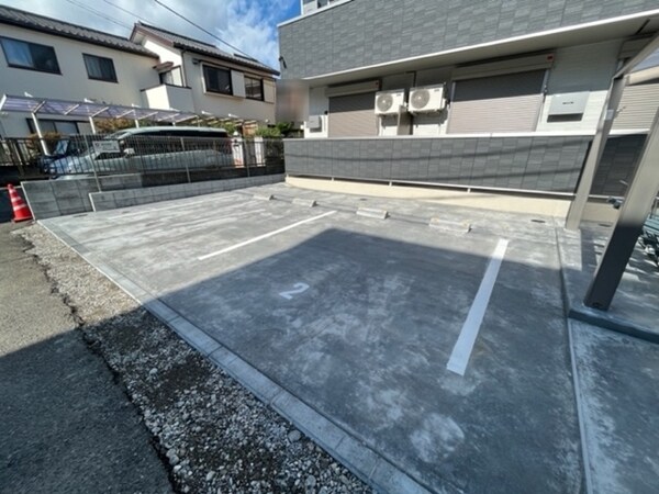 駐車場(満車です)