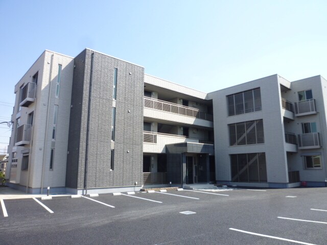 物件外観写真3　(駐車場)