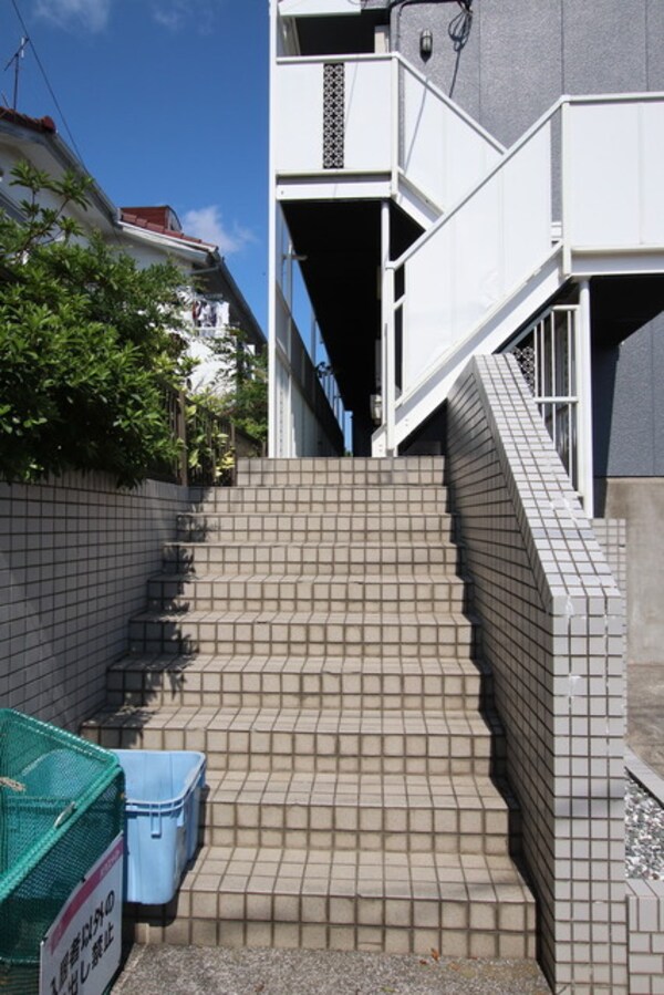 エントランス(物件入り口)