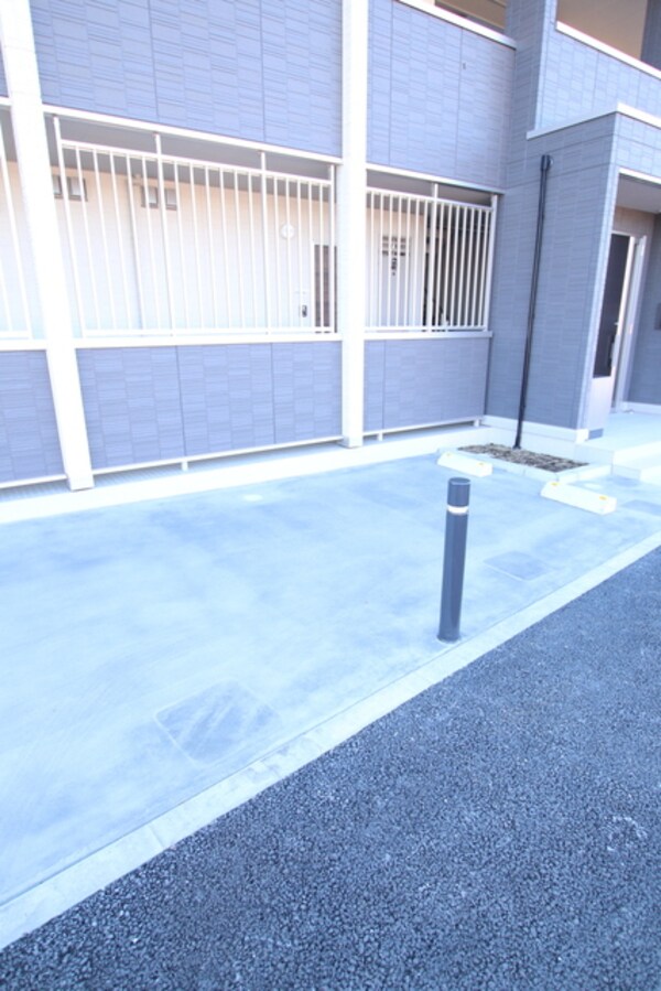 駐車場(敷地内駐車場（要空き確認）)