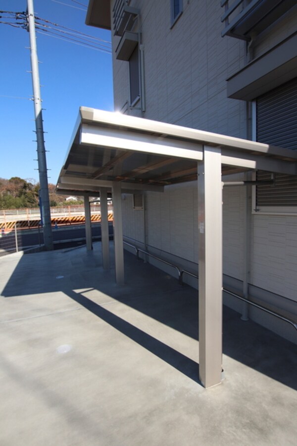 共用設備(屋根付き駐輪場)