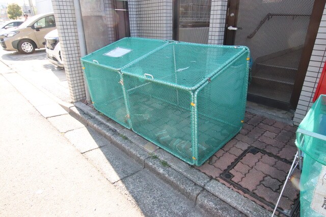 物件外観写真5　(ごみ置き場)