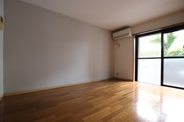 物件内観写真8　(洋室7.7帖)