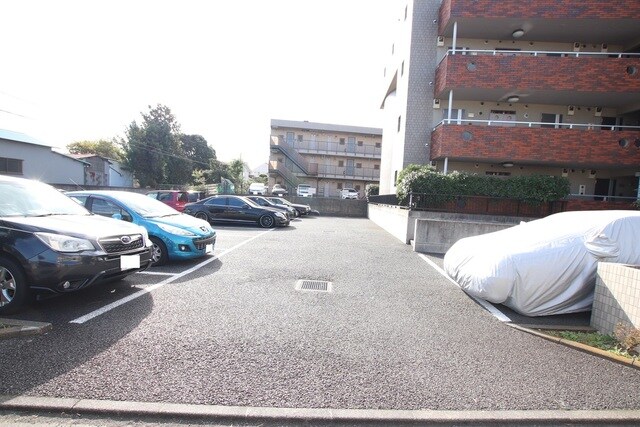 物件外観写真3　(駐車場要空き確認)