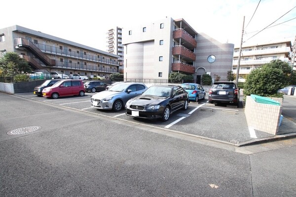 駐車場(駐車場要空き確認)