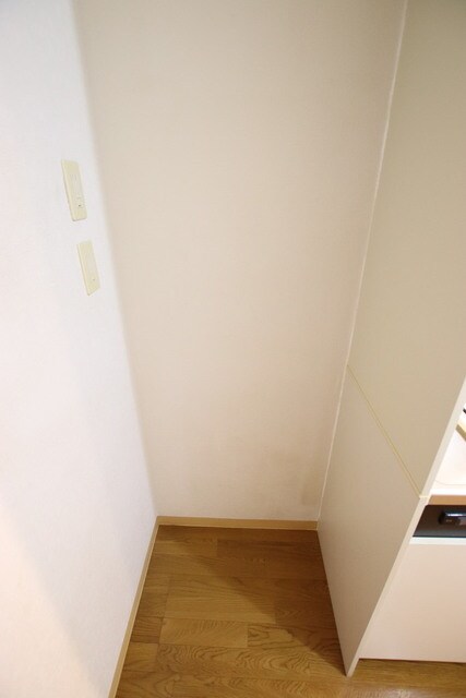 物件内観写真23　(冷蔵庫置場)