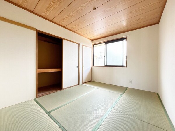 寝室(6帖和室)