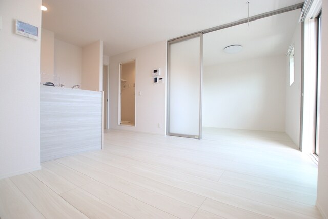 物件内観写真9　(＊照明は設備ではありません。)