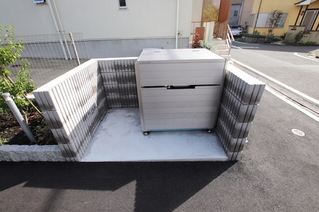 物件外観写真6　(ごみ置場)
