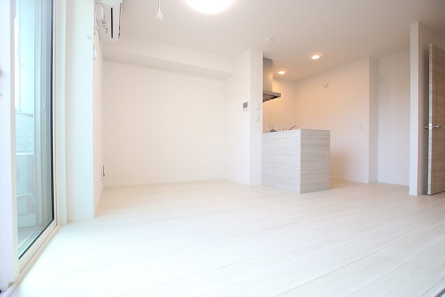 物件内観写真23　(＊照明は設備ではありません。)