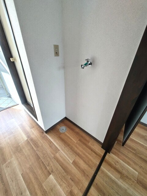 物件内観写真10　(クリーニング前写真)