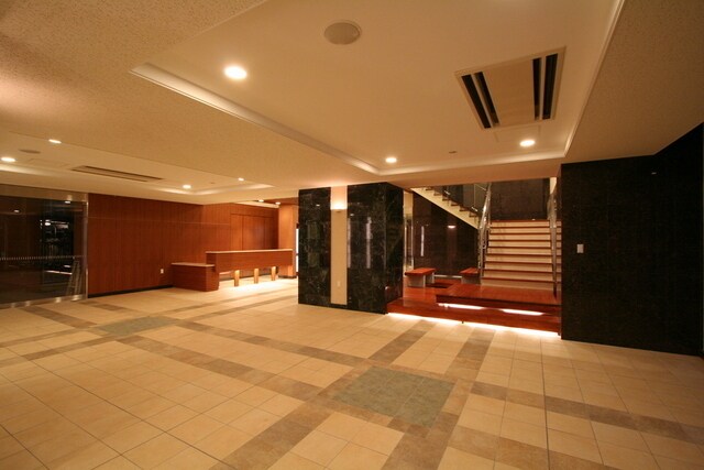 物件外観写真8　(★広々としたエントランスロビー★ ロビー)