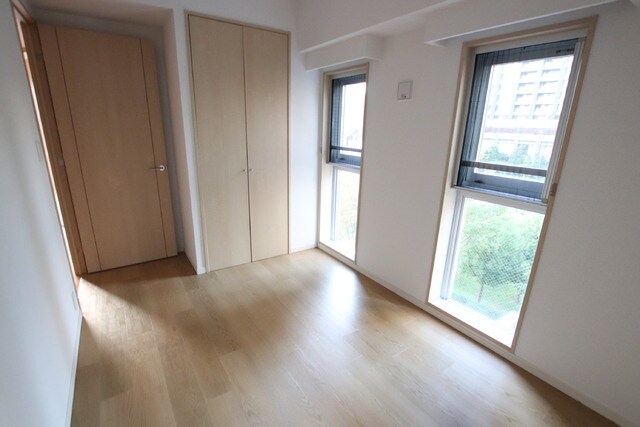 物件内観写真12　(リモートワークにもピッタリな洋室)