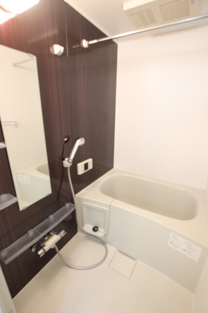 物件内観写真9　(浴室乾燥機付き)