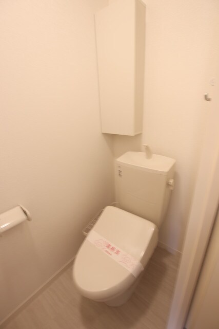 物件内観写真11　(洗浄暖房便座)