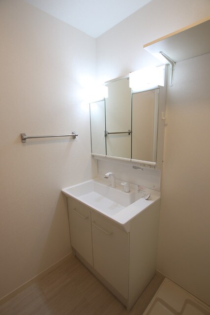 物件内観写真16　(独立洗面台)