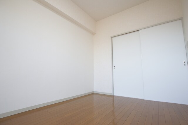 物件内観写真10　(6帖の洋室)