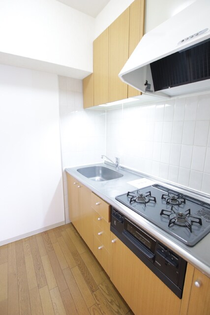 物件内観写真13　(グリル付き3口ガスコンロ)