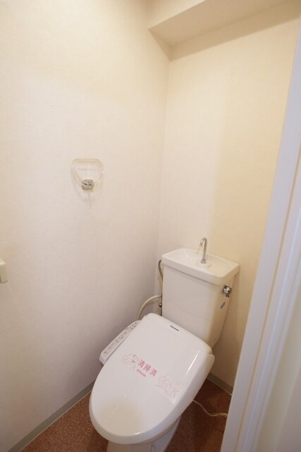 物件内観写真16　(温水洗浄便座)