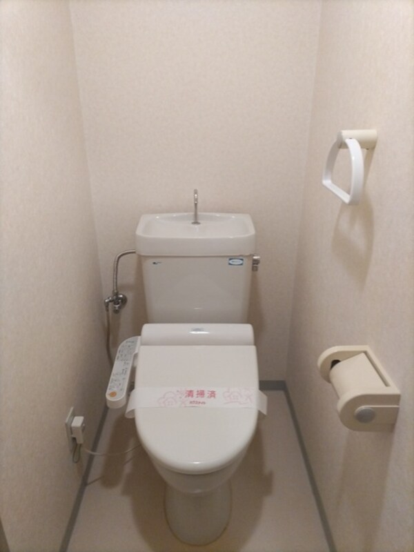 トイレ(温水洗浄便座付きのトイレ☆)