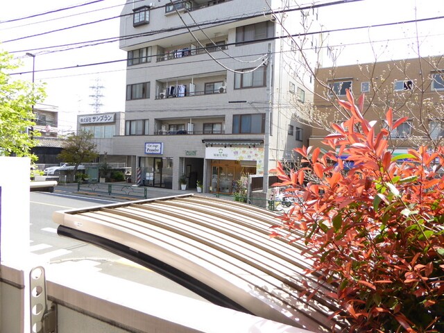 物件内観写真12　(バルコニーからの景色です。)