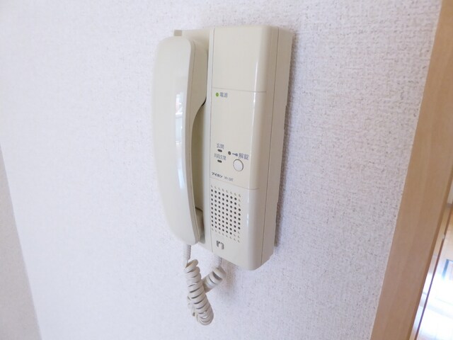 物件内観写真15　(安心のインターホンついてます。)