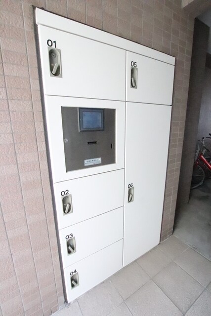 物件外観写真4　(宅配ボックス)