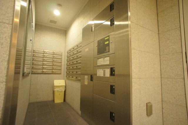 物件外観写真4　(留守でも安心の宅配ＢＯＸ)