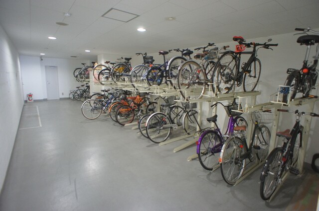 物件外観写真7　(★屋根付駐輪場★（空き状況・使用料等詳細はご確認下さい）)