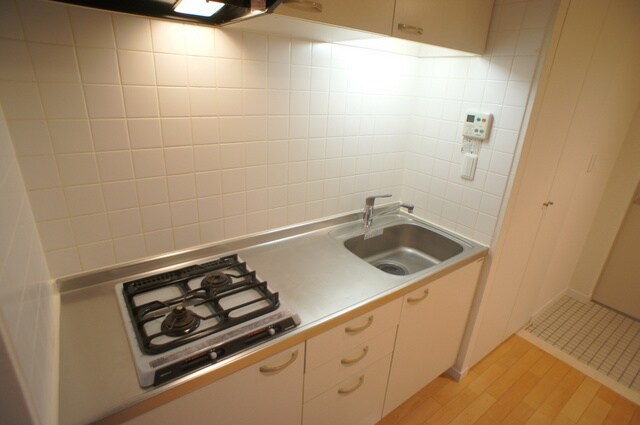 物件内観写真18　(２口ガスシステムキッチン)