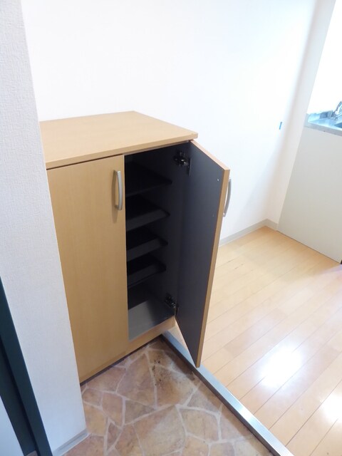 物件内観写真15　(下駄箱です♪)