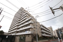 京急本線・久里浜線 立会川駅 15階建 築52年の外観写真