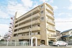 鉄筋コンクリート造６階建てマンションになります。