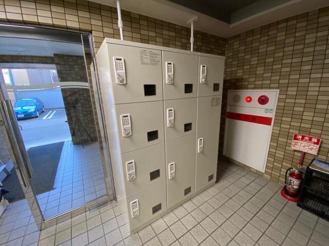 物件外観写真3　(宅配BOX)