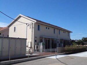 ６３グランデ上冨居外観写真