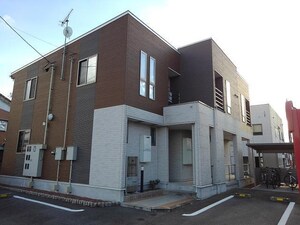 33  スリーズ外観写真