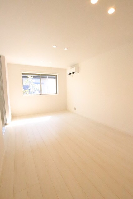 物件内観写真4　(☆明るい居室☆)