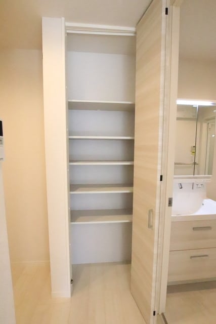 物件内観写真27　(☆キッチン横収納☆)