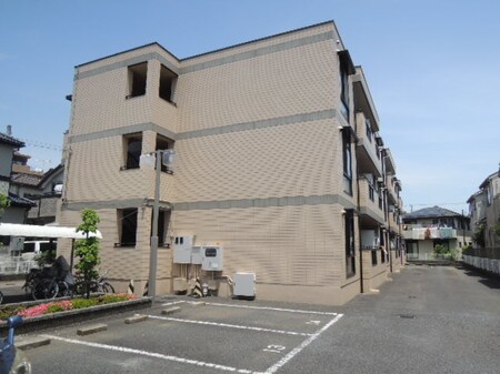 ロイヤルクレスト１号館外観写真