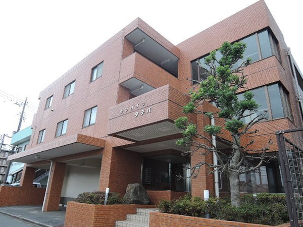 外観(茶色でお洒落な外観です)