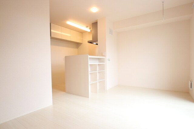 物件内観写真4　(☆10.5畳のリビング☆)