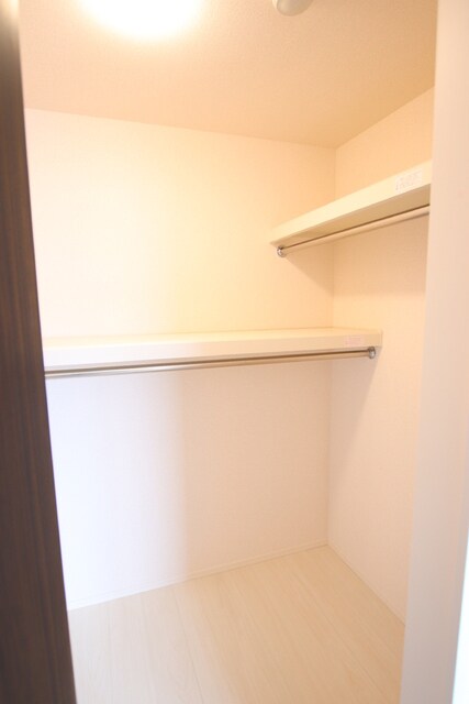 物件内観写真8　(なんでもしまえる頼もしいウォークインクローゼットです！)